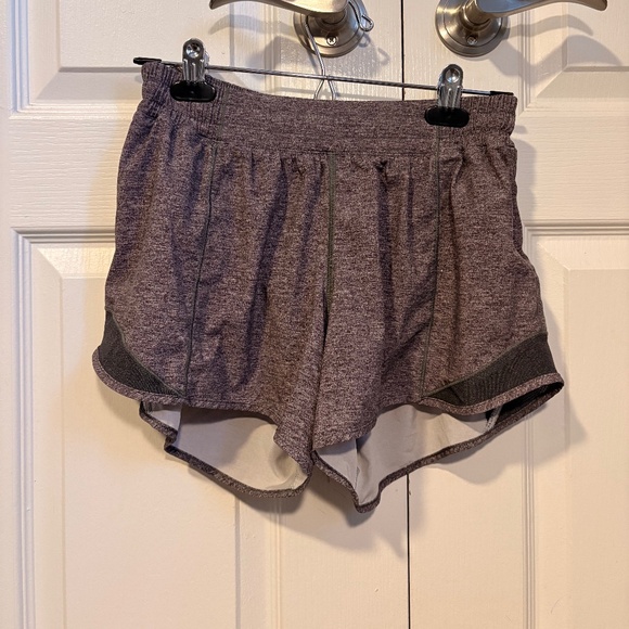 Grey Lululemon Hotty Hot Shorts 4" - Picture 1 of 4